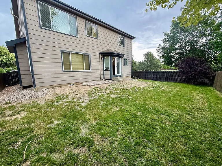 2045 Prairie Hill Dr — Photo 36