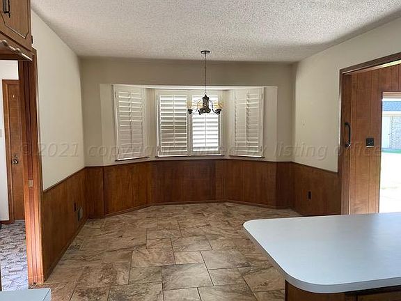 5th image of 1934 N Holly Ln
