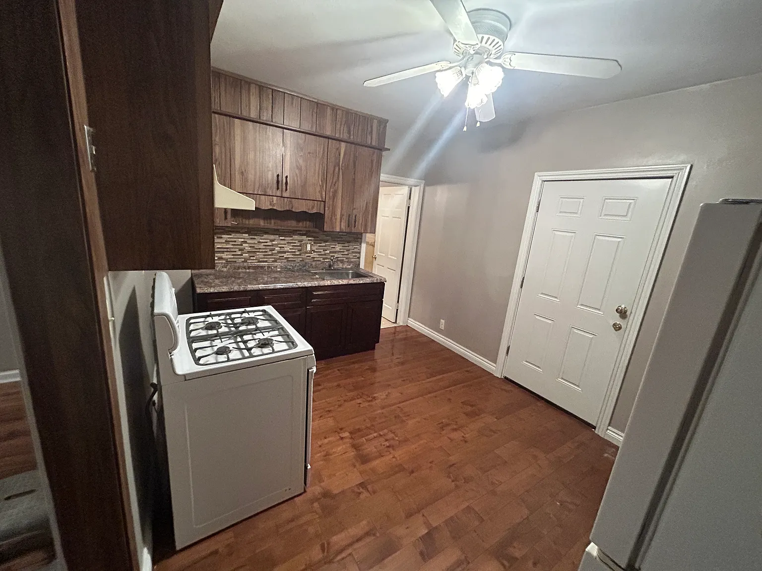 3191 Belmont St — Photo 4