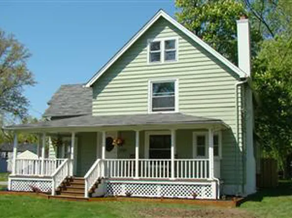 1708 Brainard Rd, Lyndhurst, OH 44124