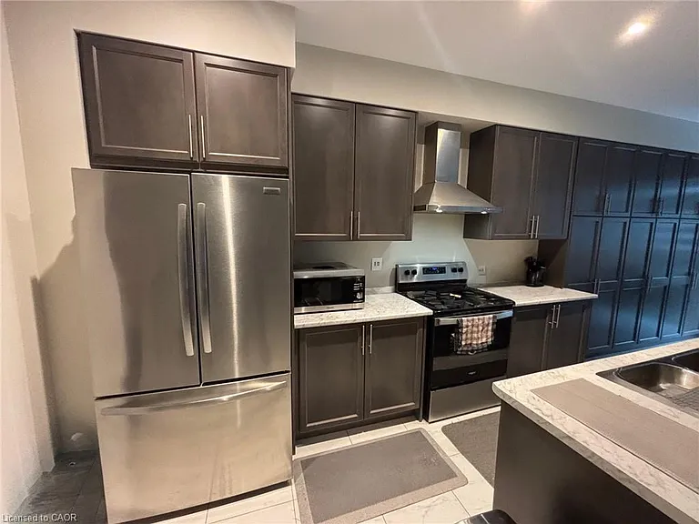 151 Eva Dr — Photo 3