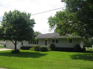 110 W 6th St, Long Point, IL 61333