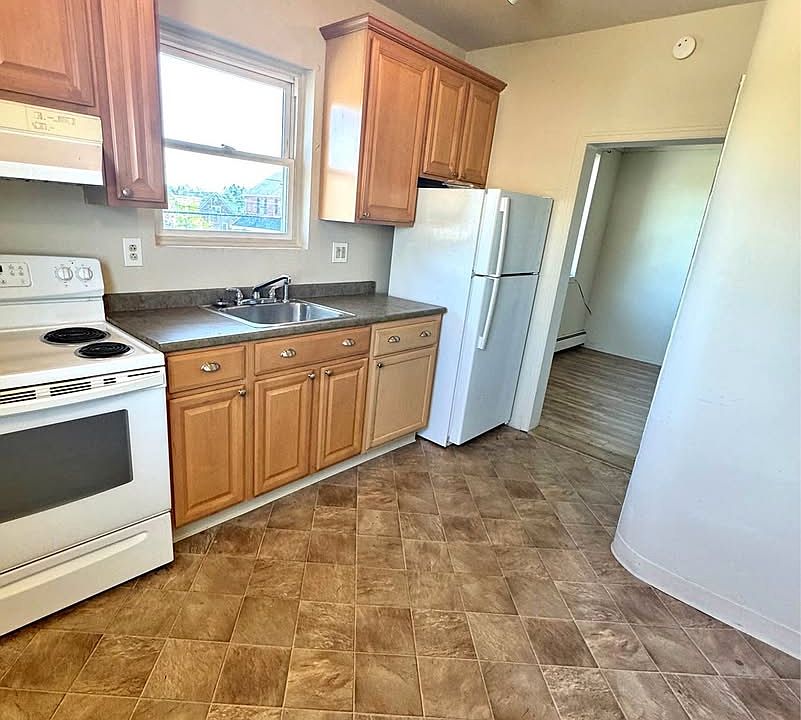 1st image of 1902 7th St APT 2