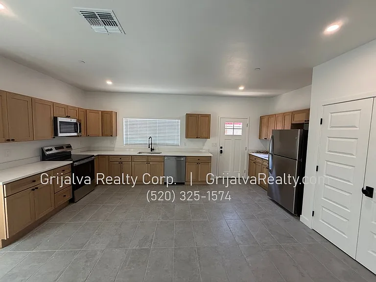 502 Fremont — Photo 4