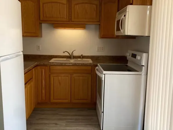 966 Broadway St APT B, Sheboygan Falls, WI 53085