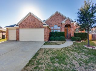 2351 Clark Trl, Grand Prairie, TX 75052