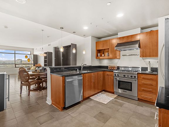 3rd image of 88 E San Fernando St Unit 1703