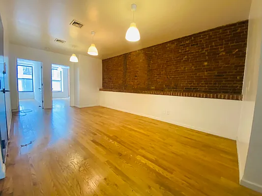 Rented by null | media 12