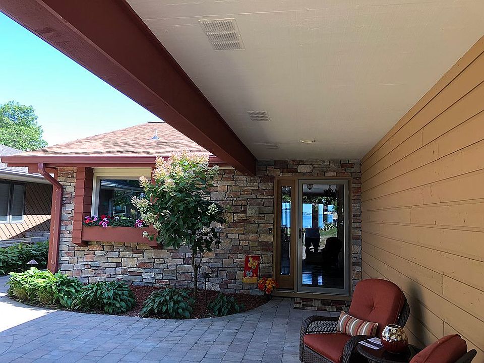 2nd image of 20557 Breakwater Dr