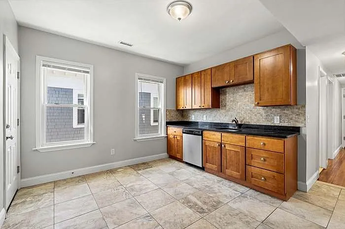 51 King St #3 — Photo 3