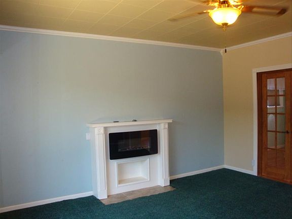 3rd image of 1304 Highland Ave