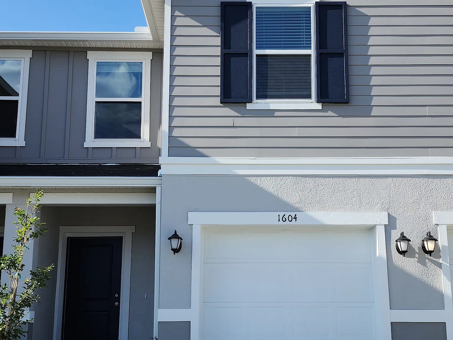 3 bed, 2.5 bath, 1435 sqft, $2,100 — Photo 2