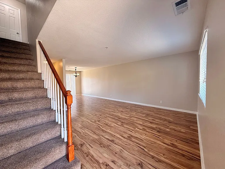 1413 Janis Lynn Ln — Photo 2
