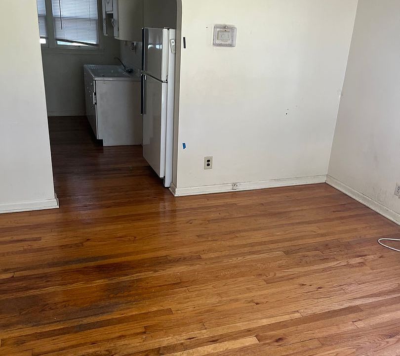 1st image of 121 W 2nd St #2