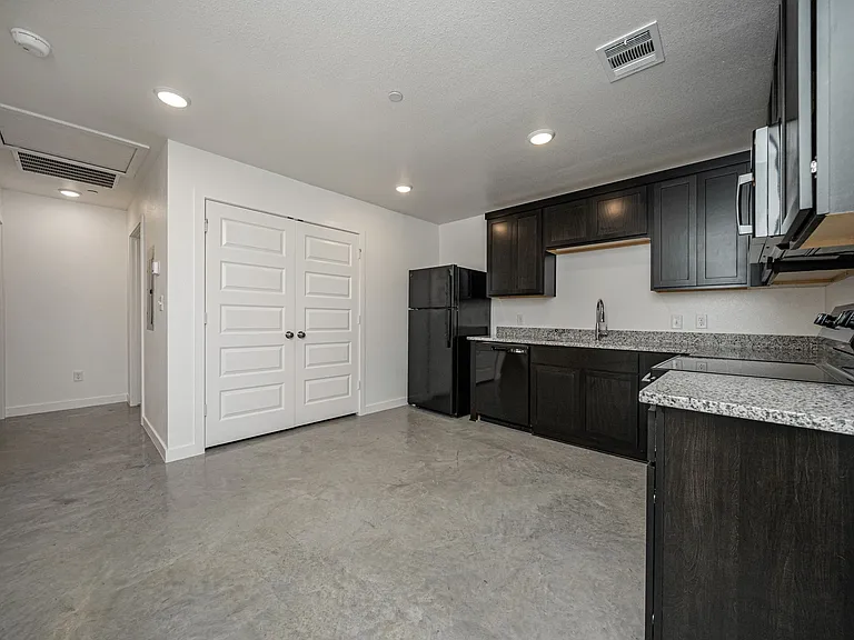 1250 Croft Ln — Photo 14