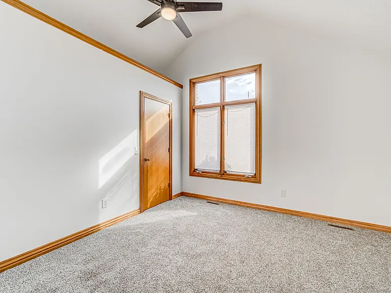 2467 S York Ave — Photo 20
