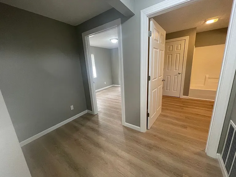 Lincoln Landing Apartments — Photo 7