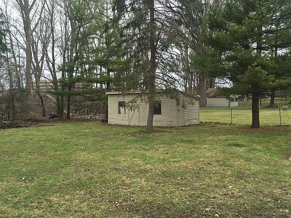 2nd image of 37889 Townhall St