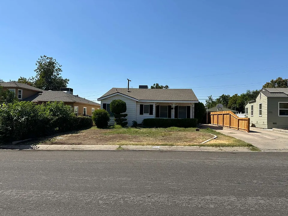 2520 La Siesta Dr
