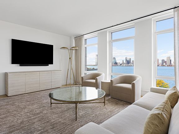 4th image of 70 Vestry St APT 7B