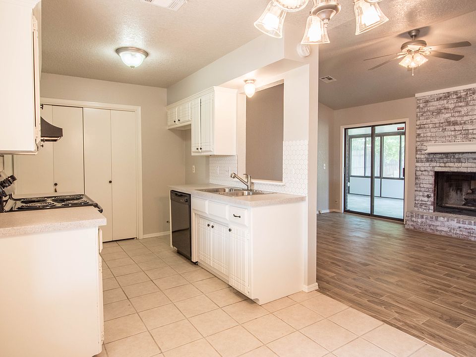 Updated Kitchen/Living