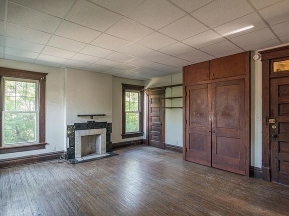 2nd image of 348 E 15th Ave #D