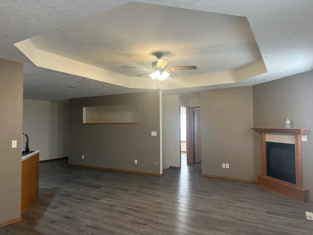 817 Pinhook Dr — Photo 2
