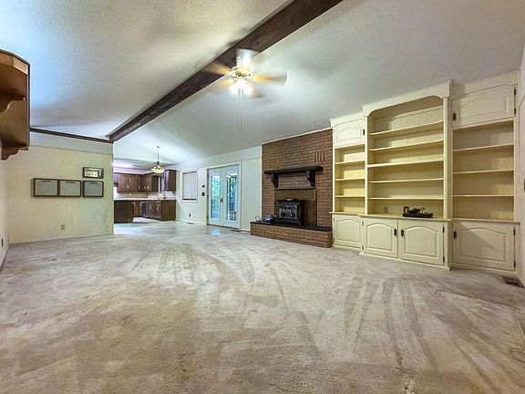 4th image of 1109 Sherwood Rd