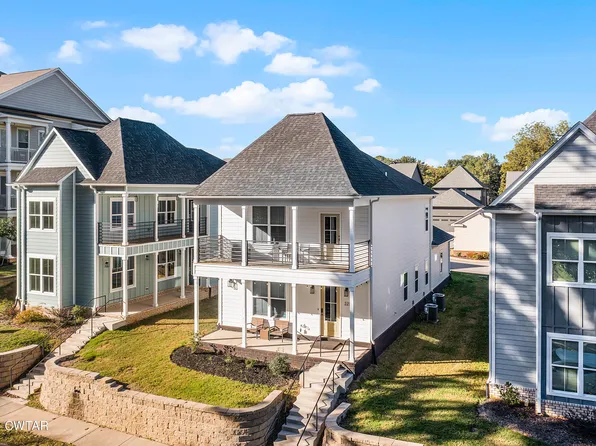 221 W Deaderick St, Jackson, TN 38301