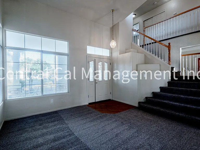 4000 Mariana Way — Photo 3