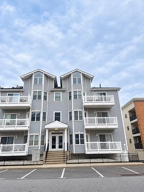 4313 Smith Ave