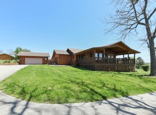 27032 Farm Road 1255, Golden, MO 65658