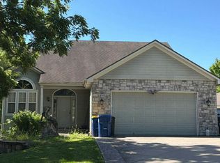 10 A St, Lees Summit, MO 64086