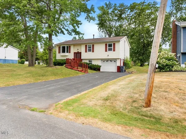 52 Bloomingdale Avenue, East Greenbush, NY 12061