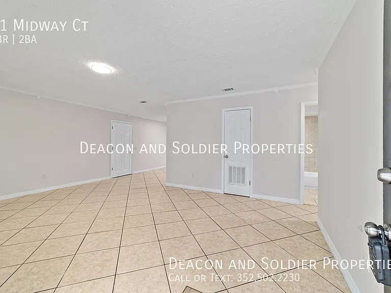 11 Midway Ct — Photo 3