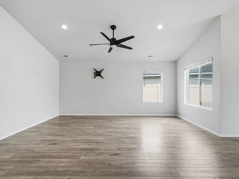406 Hildago Way — Photo 20