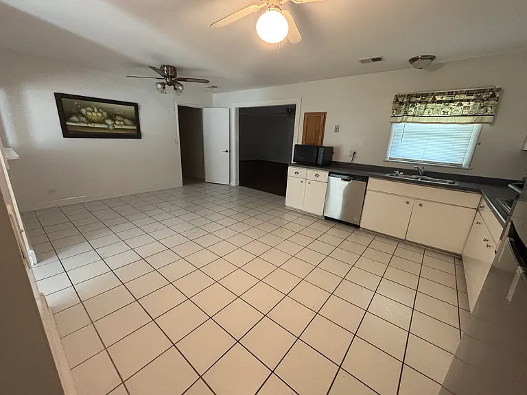 15219 Highland Ave — Photo 6