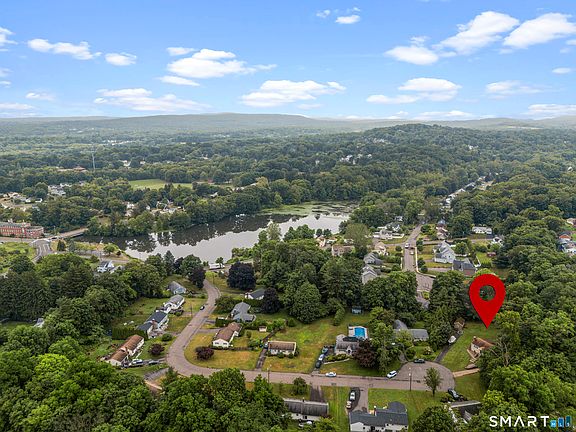 3rd image of 95 Bernard Road
