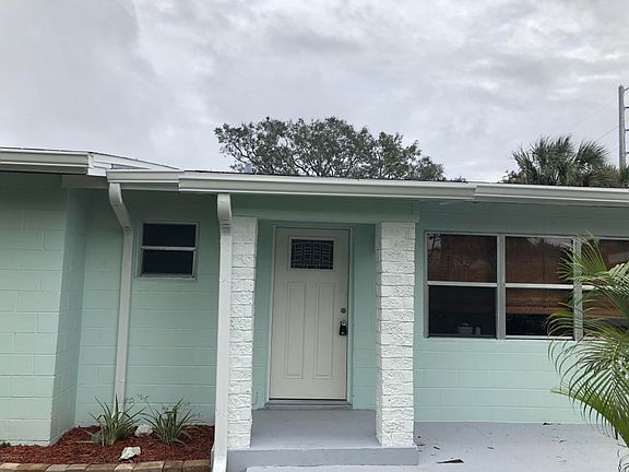 3rd image of 2073 Highland Ave