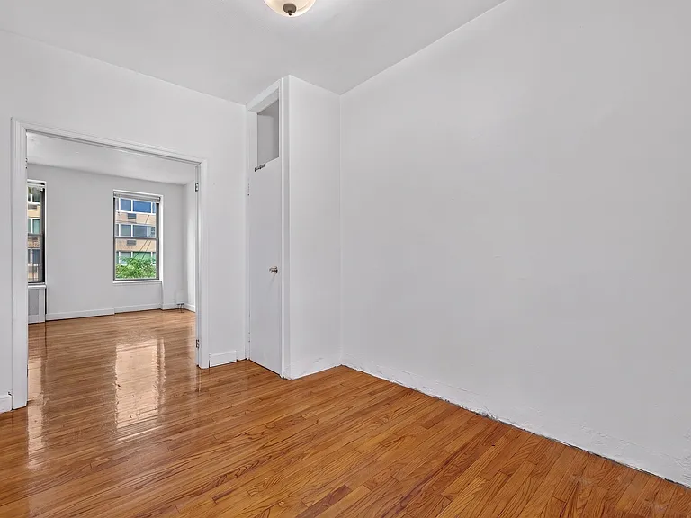 969 1st Ave #4S — Photo 8