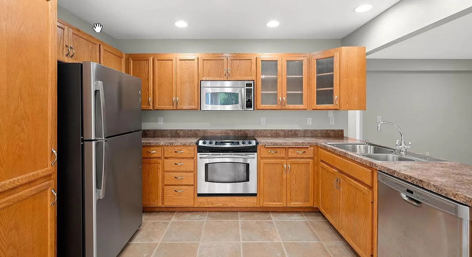 4 bed, 3.5 bath, 2851 sqft, $4,350 — Photo 4