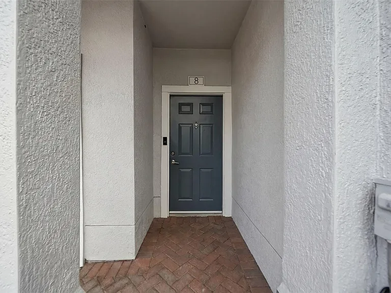 2532 Grand Central Pkwy #8 — Photo 5