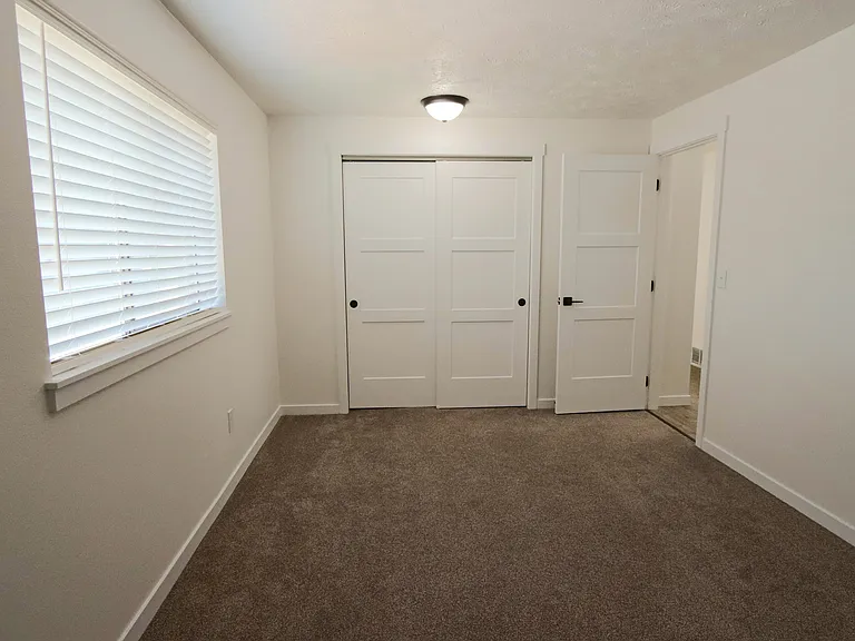 9821 N Indian Trail Rd — Photo 11