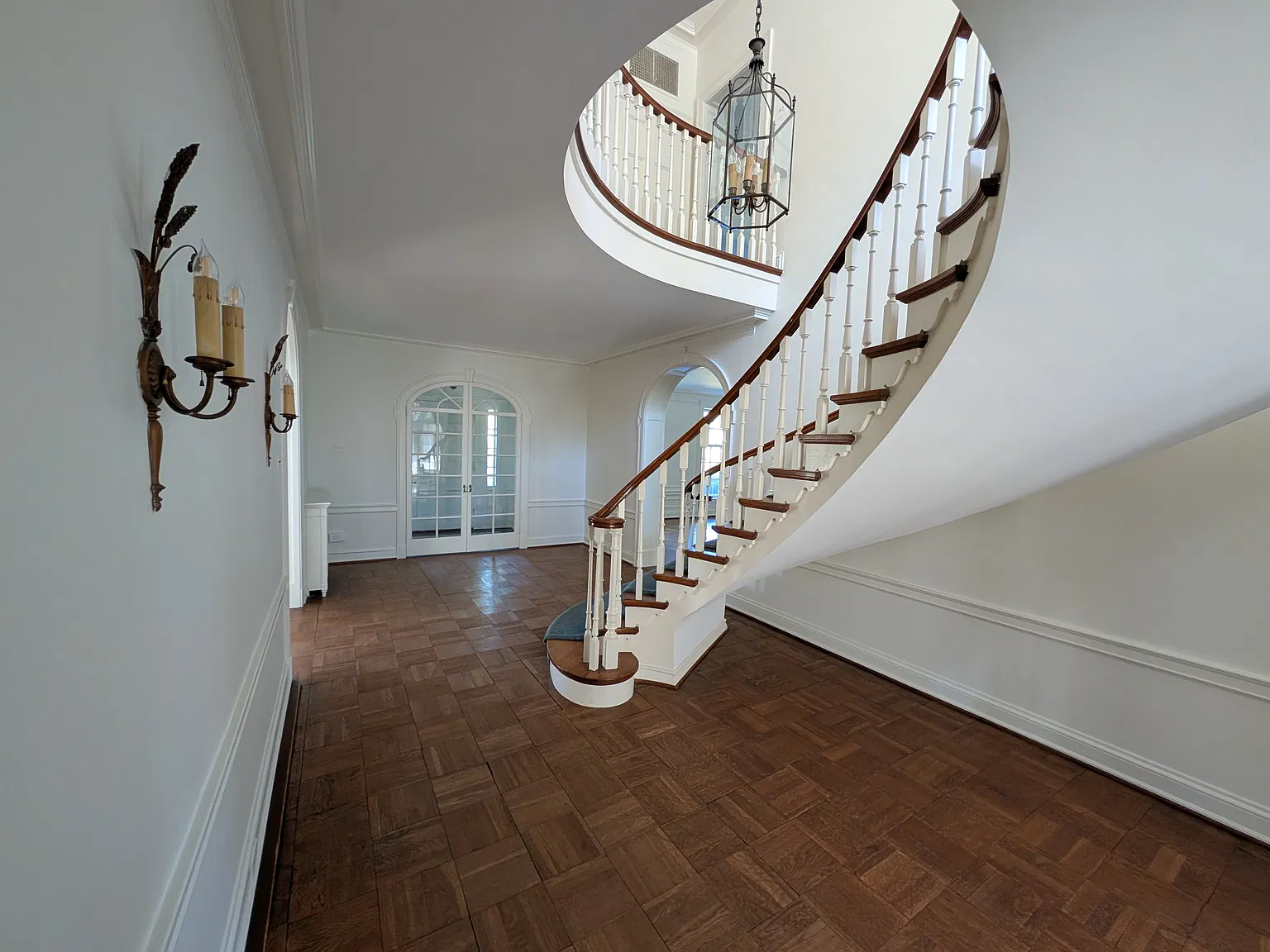 6 bed, 3.5 bath, 5119 sqft, $7,200 — Photo 4