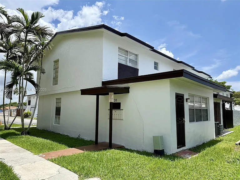 20 SW 108th Ave #F7 — Photo 16