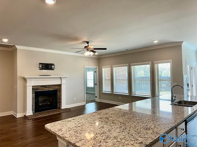 2618 W Creek Dr — Photo 5