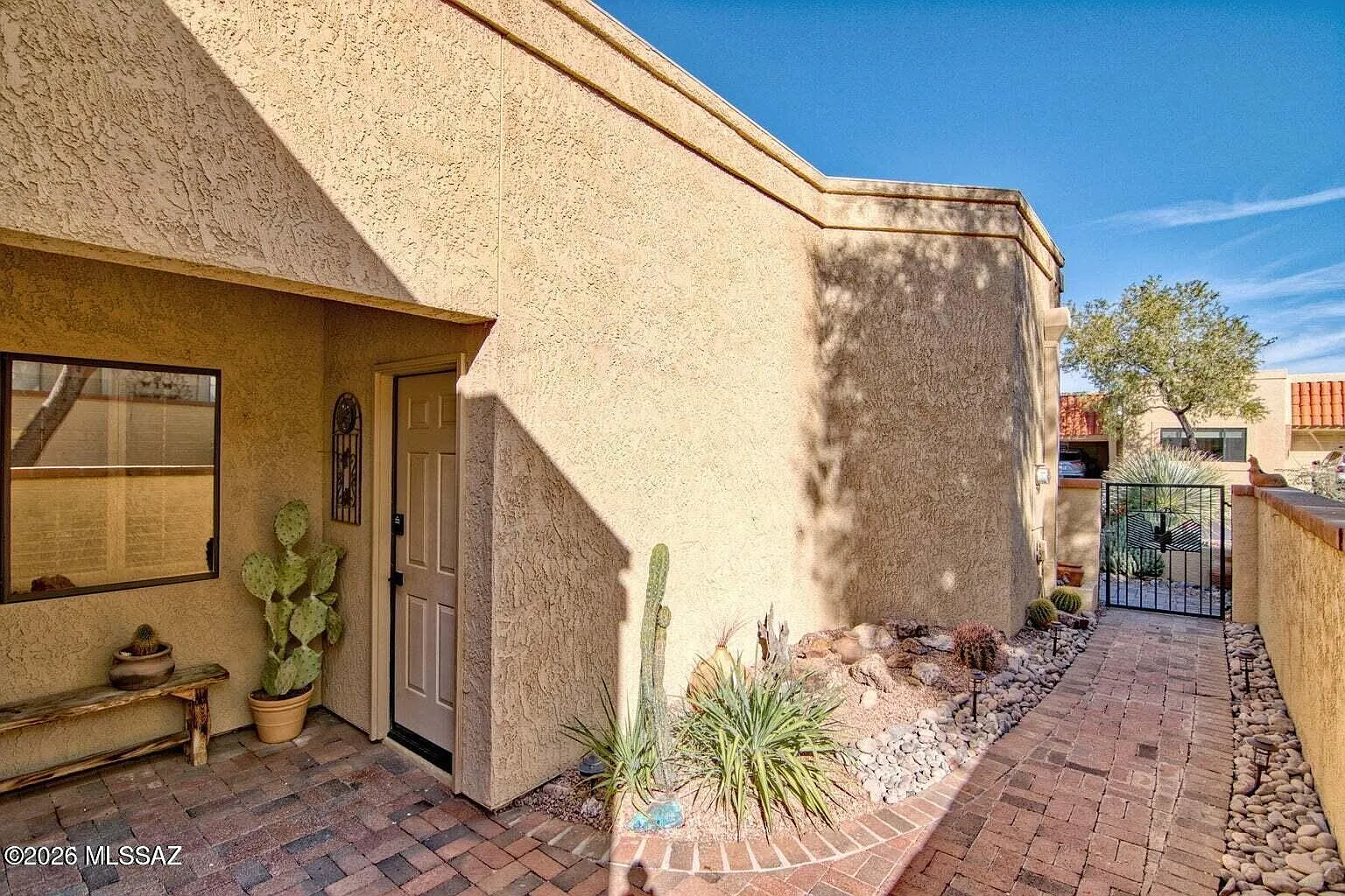 2 bed, 2.5 bath, 1784 sqft, $6,500 — Photo 3