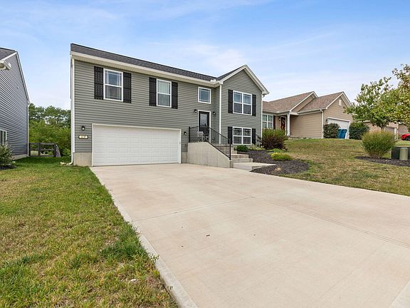 2nd image of 119 Keeneland Dr
