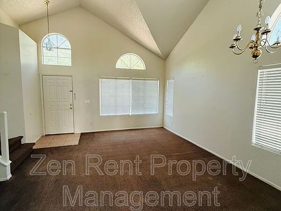 3rd image of 1471 E Park Ave