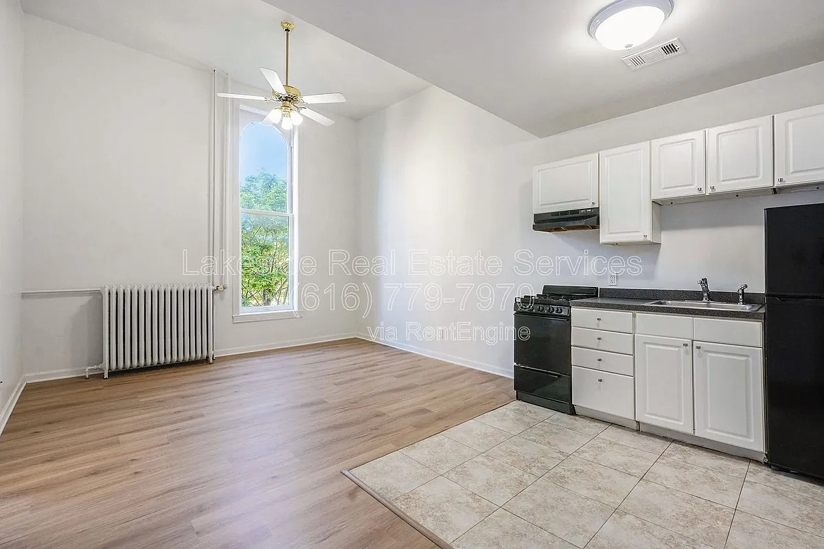 Building Photo - 100 Washington Ave #204